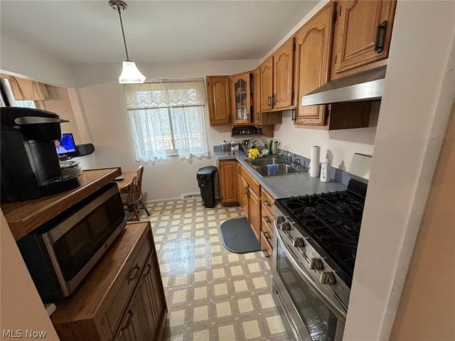 24437 Ridgeline, Bedford Heights, OH 44146