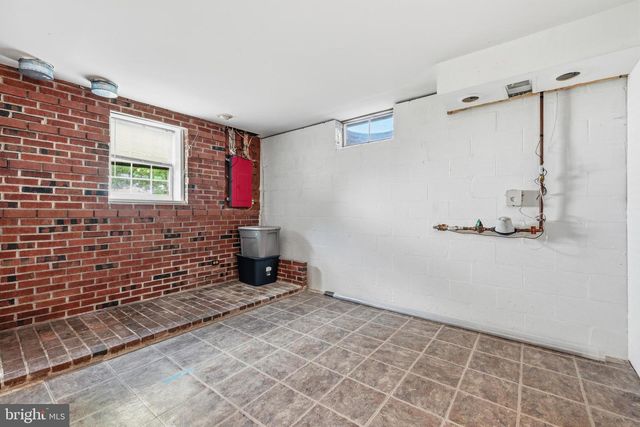 10 WEST RD, Mount Airy, MD 21771