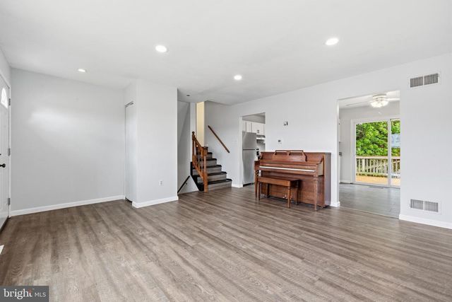 10 WEST RD, Mount Airy, MD 21771