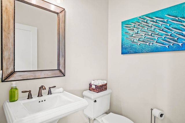 202 W Oaks Ave, Port Aransas, TX 78373