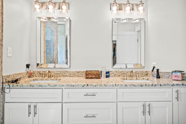 202 W Oaks Ave, Port Aransas, TX 78373