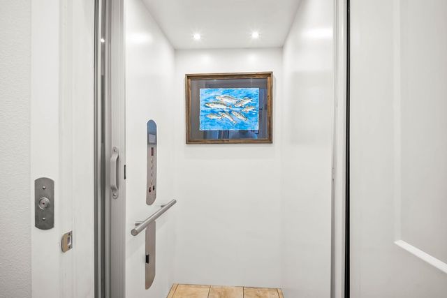 202 W Oaks Ave, Port Aransas, TX 78373