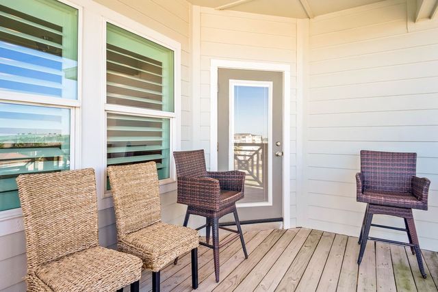 202 W Oaks Ave, Port Aransas, TX 78373