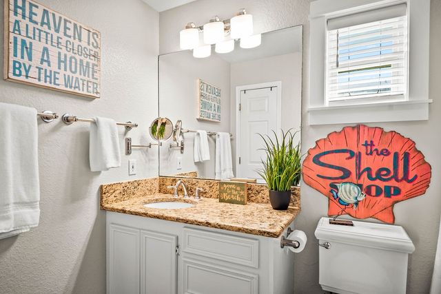 202 W Oaks Ave, Port Aransas, TX 78373