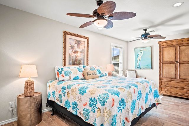 202 W Oaks Ave, Port Aransas, TX 78373