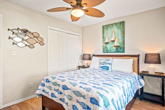 202 W Oaks Ave, Port Aransas, TX 78373