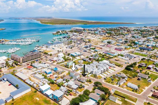 202 W Oaks Ave, Port Aransas, TX 78373