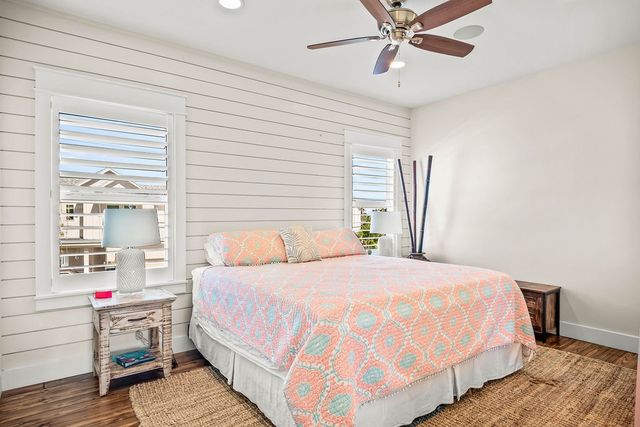 202 W Oaks Ave, Port Aransas, TX 78373