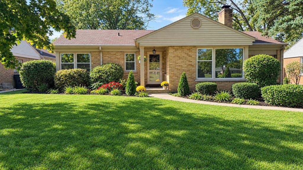 208 N Brighton Place, Arlington Heights, IL 60004