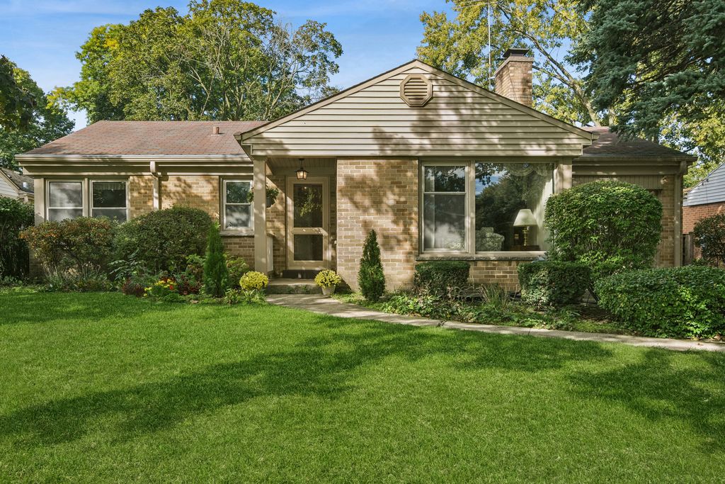 208 N Brighton Place, Arlington Heights, IL 60004 — photo 2