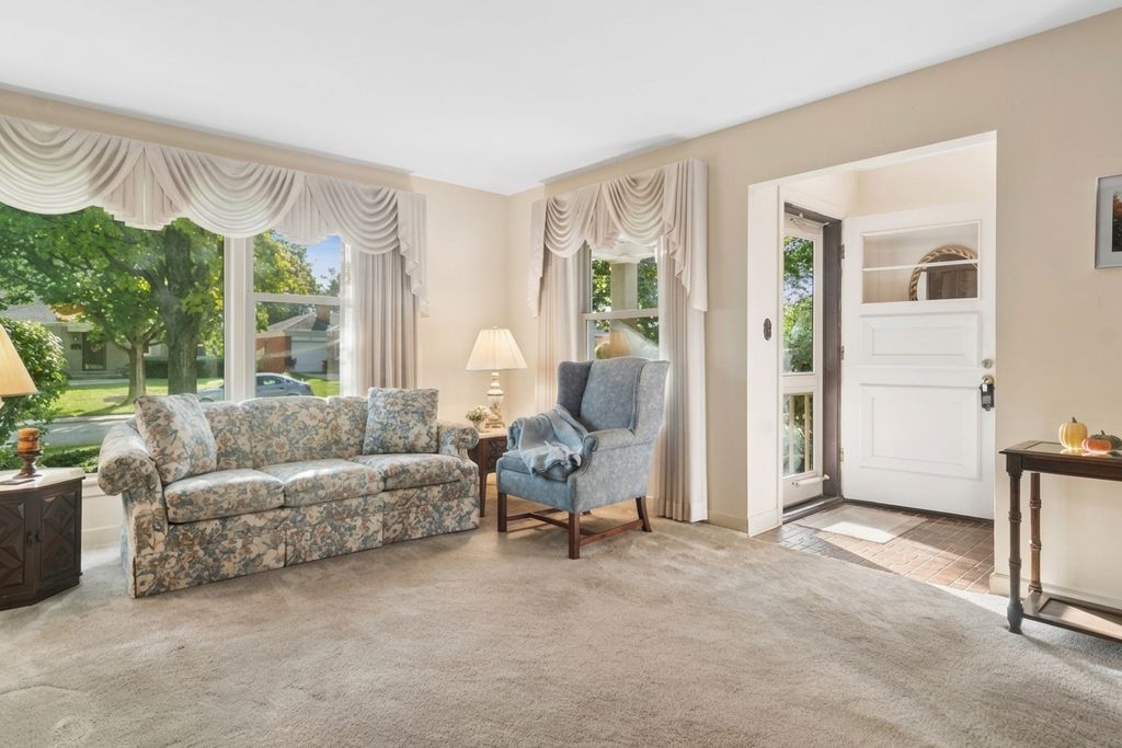 208 N Brighton Place, Arlington Heights, IL 60004 — photo 3