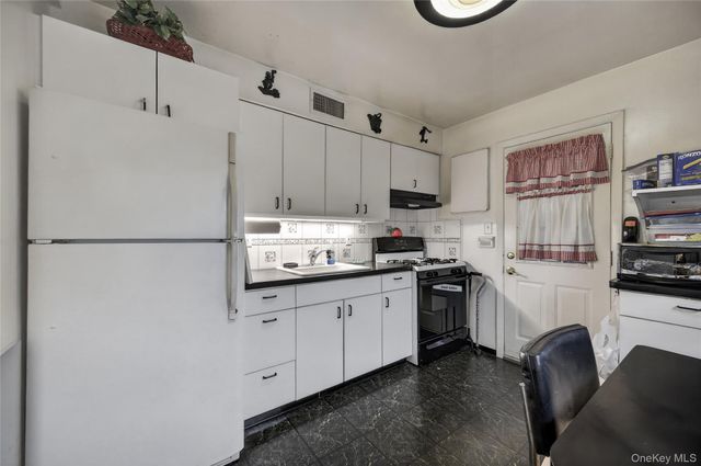296 Jamaica Boulevard, Carle Place, NY 11514