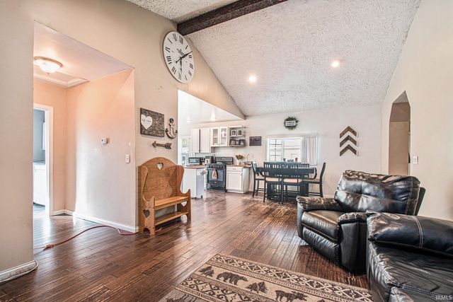 57502 Oakside Avenue, Mishawaka, IN 46544