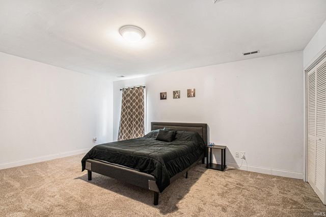 57502 Oakside Avenue, Mishawaka, IN 46544