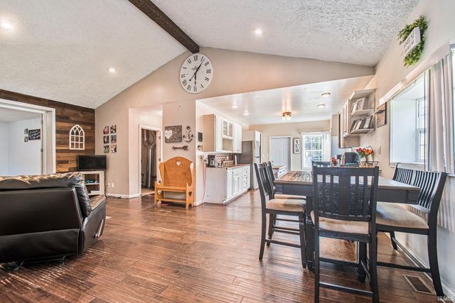 57502 Oakside Avenue, Mishawaka, IN 46544