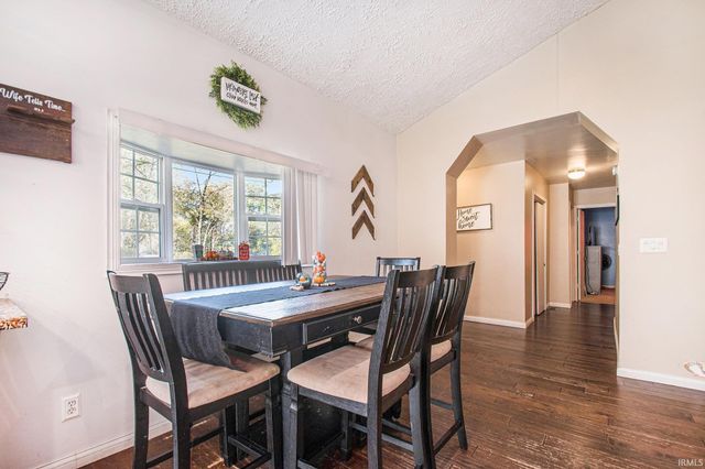 57502 Oakside Avenue, Mishawaka, IN 46544