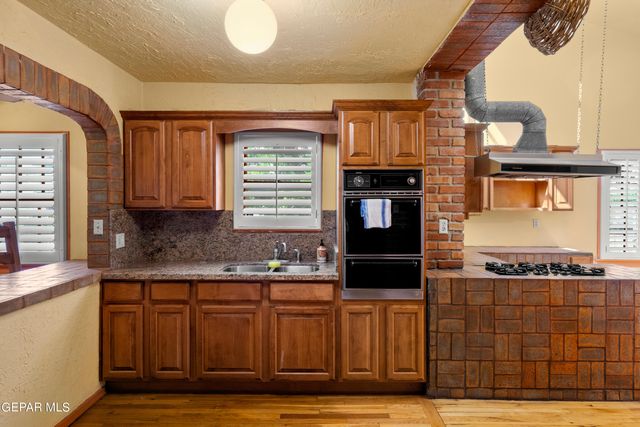 515 GREGORY Avenue, El Paso, TX 79902