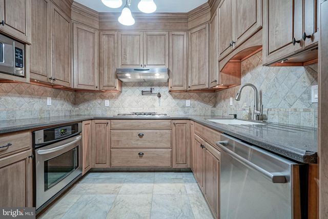 405 WINTERBERRY LN, Hammonton, NJ 08037