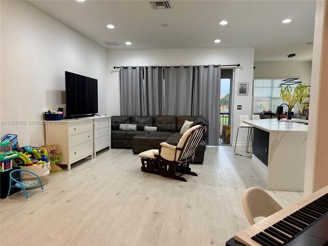 8232 NW 128th Lane 39-F, Parkland, FL 33076