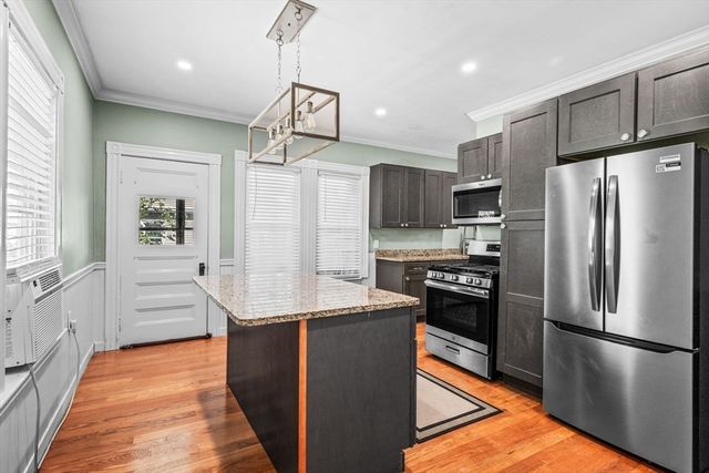 4 Valley Rd 2, Swampscott, MA 01907