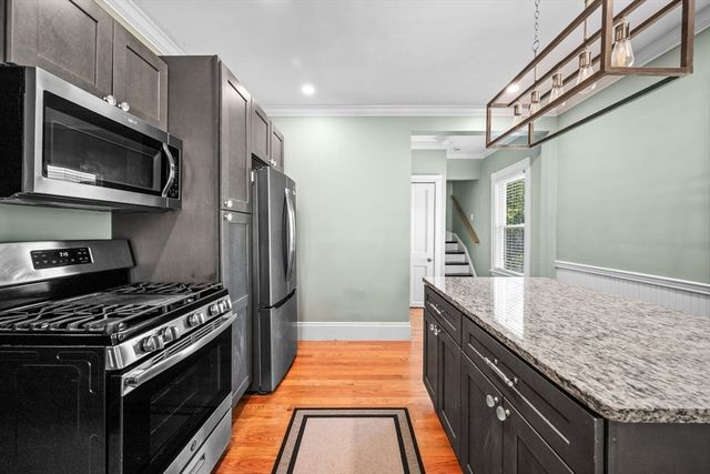 4 Valley Rd 2, Swampscott, MA 01907
