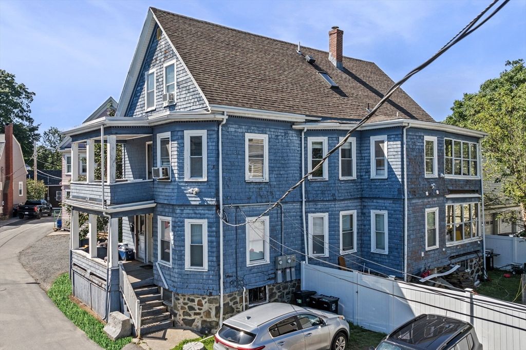 4 Valley Rd 2, Swampscott, MA 01907