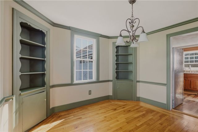 8 Fort Hill Road, Bristol, RI 02809