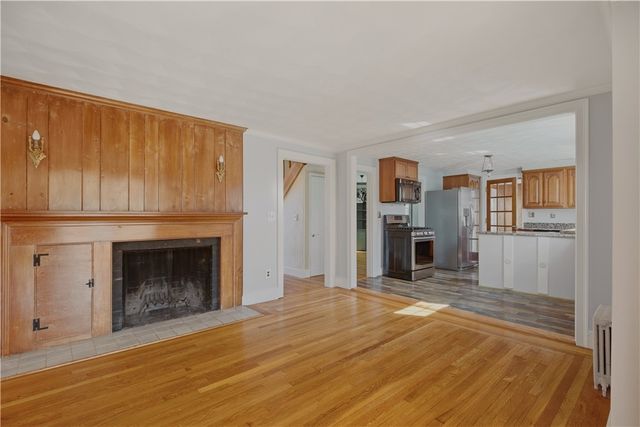 8 Fort Hill Road, Bristol, RI 02809