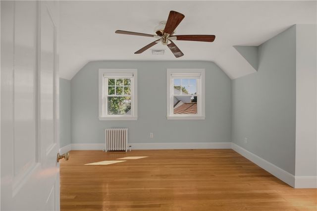 8 Fort Hill Road, Bristol, RI 02809