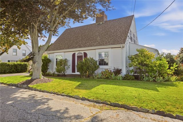 8 Fort Hill Road, Bristol, RI 02809