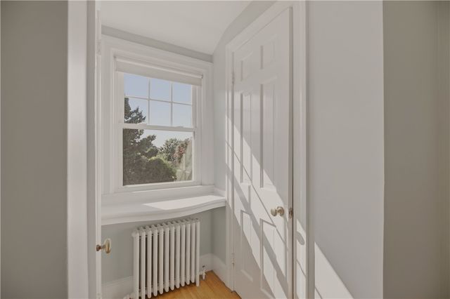 8 Fort Hill Road, Bristol, RI 02809