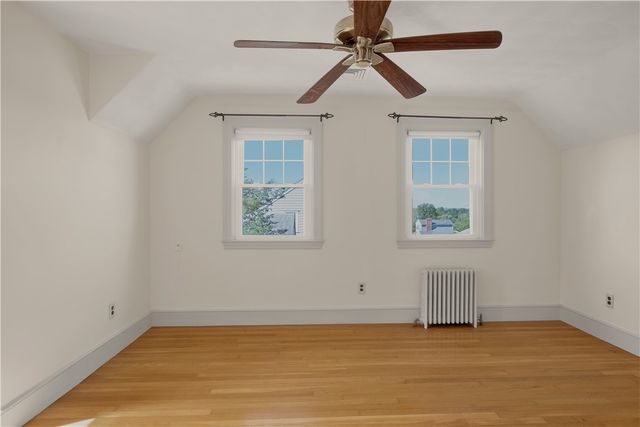 8 Fort Hill Road, Bristol, RI 02809