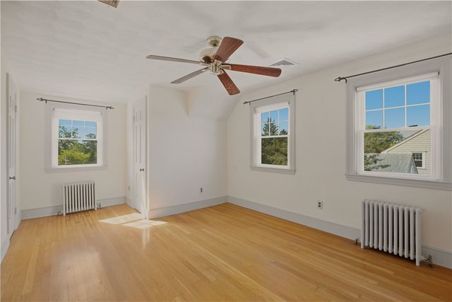 8 Fort Hill Road, Bristol, RI 02809