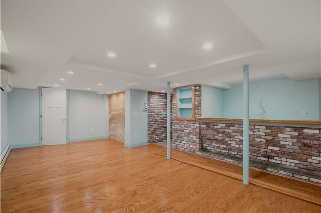 8 Fort Hill Road, Bristol, RI 02809