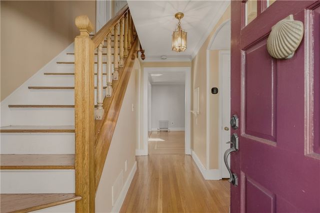 8 Fort Hill Road, Bristol, RI 02809