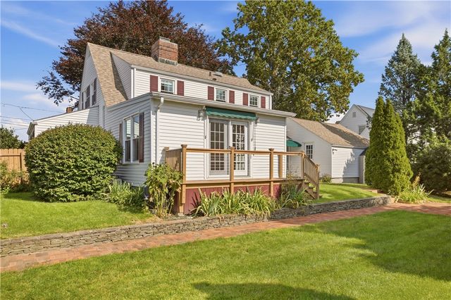 8 Fort Hill Road, Bristol, RI 02809