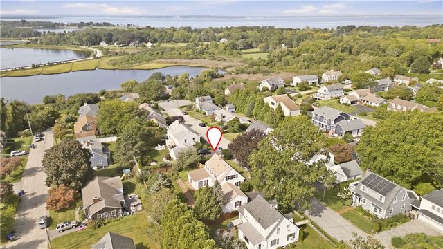 8 Fort Hill Road, Bristol, RI 02809