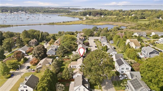 8 Fort Hill Road, Bristol, RI 02809