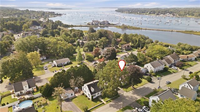 8 Fort Hill Road, Bristol, RI 02809