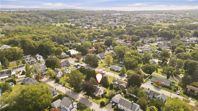 8 Fort Hill Road, Bristol, RI 02809