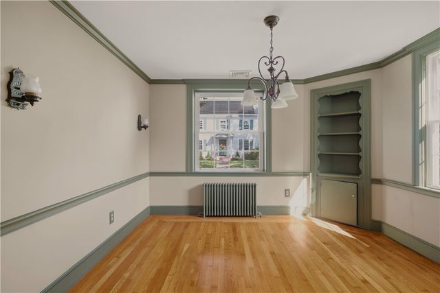 8 Fort Hill Road, Bristol, RI 02809