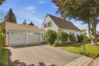 8 Fort Hill Road, Bristol, RI 02809