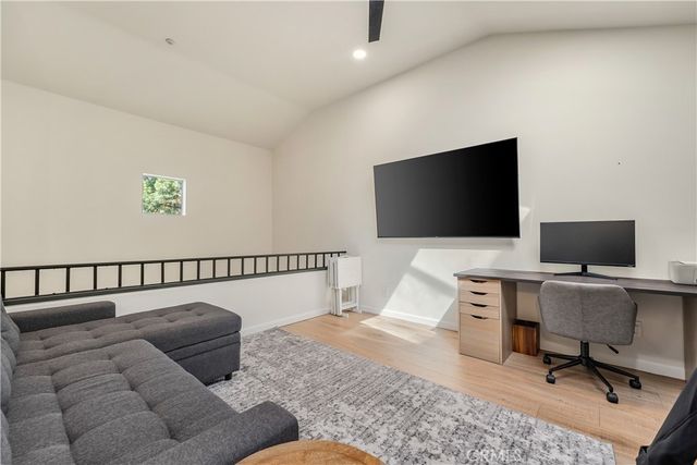 2960 Champion 710, Tustin, CA 92782