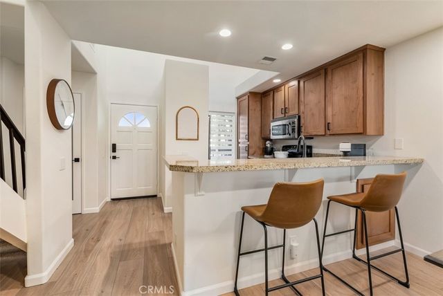 2960 Champion 710, Tustin, CA 92782