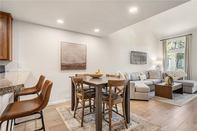 2960 Champion 710, Tustin, CA 92782