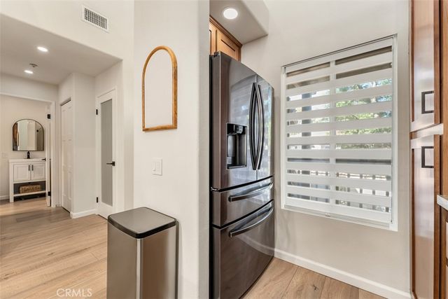 2960 Champion 710, Tustin, CA 92782