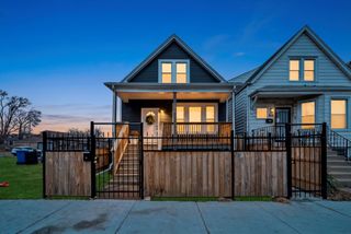 1274 W 73rd Place, Chicago, IL 60636