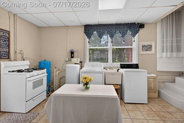 10800 7 Mile Road, Salem Township, MI 48167