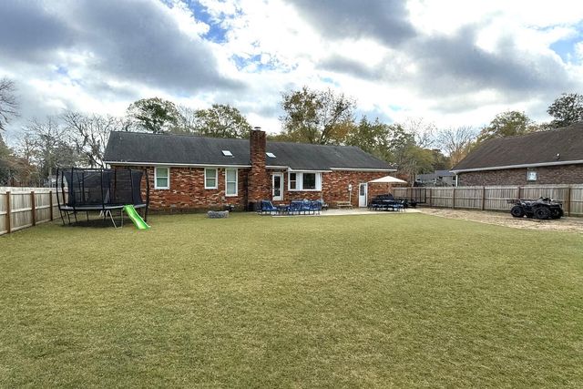 2 Skyeman Drive, Charleston, SC 29414