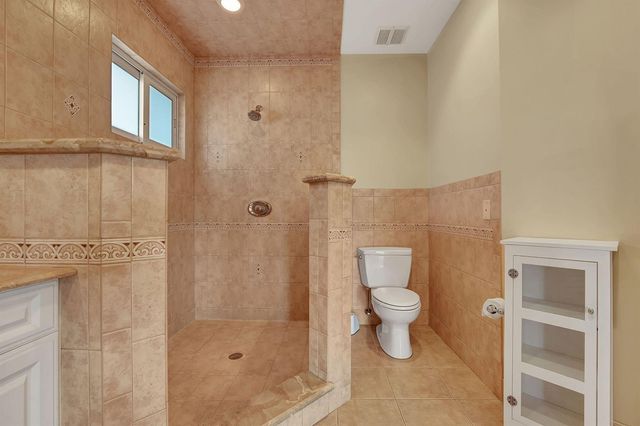 1300 NE 26th Avenue NE, Pompano Beach, FL 33062